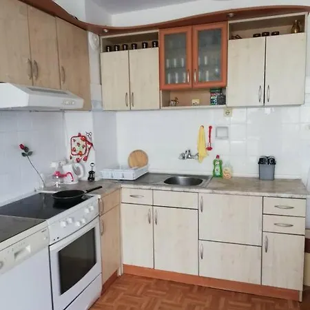Daire Cozy Maisonette Close To Center And Beach